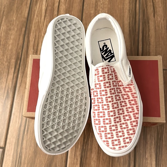 Custom Print Vans - Picture 3 of 4